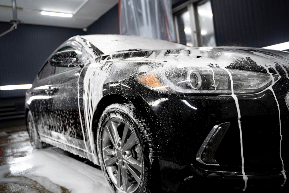 Jak skutecznie umyć czarny samochód?